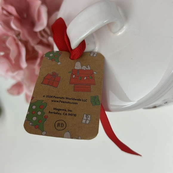 Snoopy ceramic jar with lid NWT Christmas raised design Rae Dunn - Picture 6 of 12